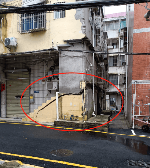 深圳一小区房屋沉降、墙体开裂，居民已撤出，官方：正在调查