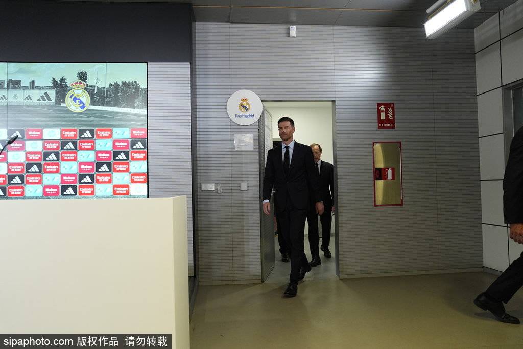 皇马新帅阿隆索首战！姆巴佩领衔三叉戟迎战阿尔希拉尔