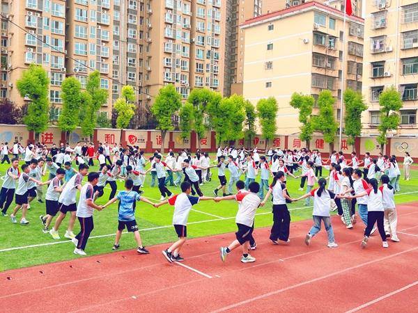 汉滨区江南小学开展“拥抱阳光,逐梦远航”心理团辅活动