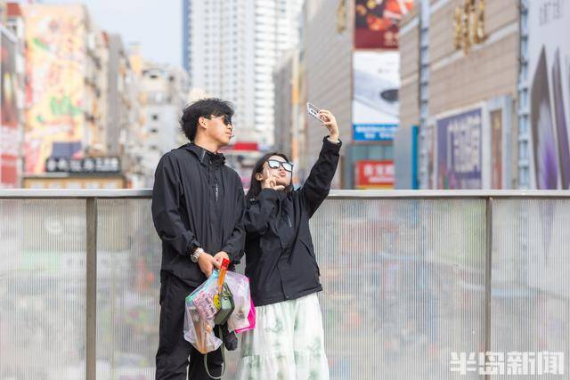 “打卡”台东步行街