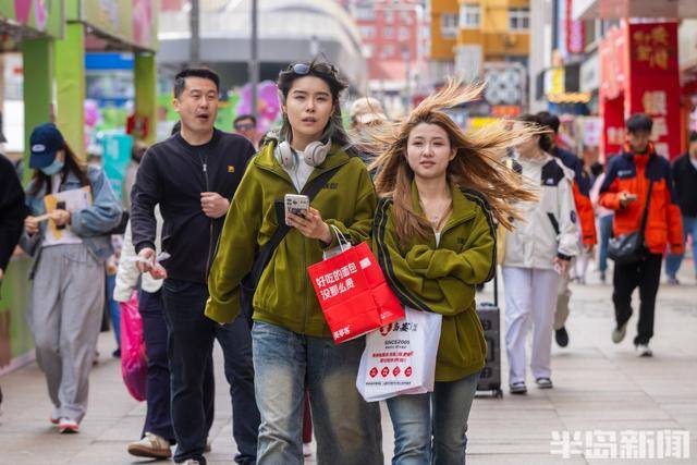 “打卡”台东步行街