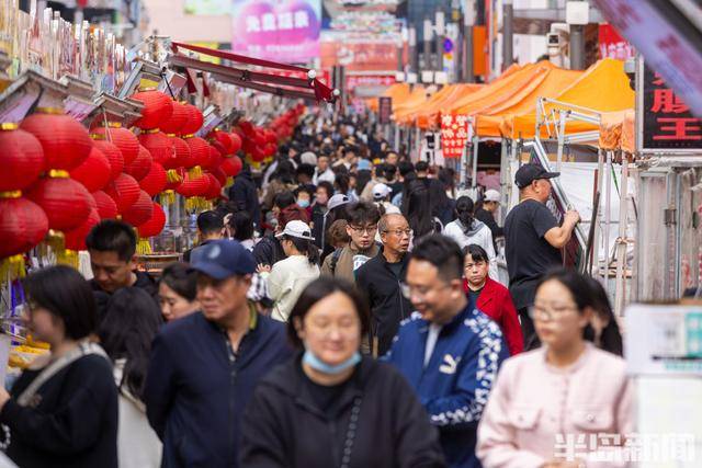 “打卡”台东步行街