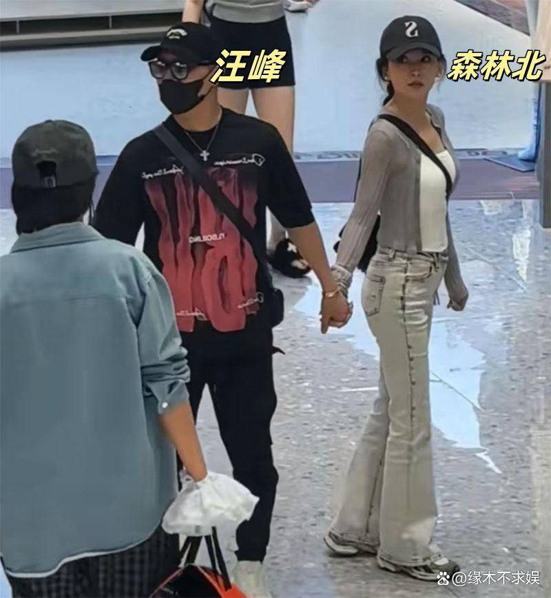 汪峰男友力爆棚！否认追求宁静，牵森林北逛街被偶遇，细节太甜了！
