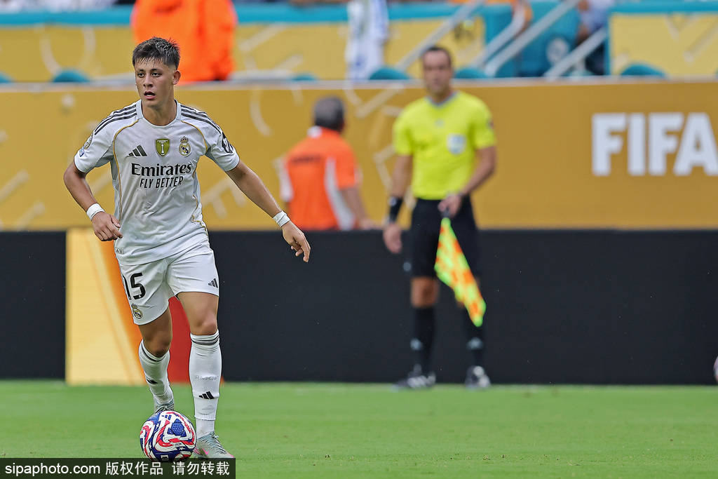 20岁天才穿上皇马10号球衣,阿尔达·居莱尔能否接过莫德里奇的旗帜?