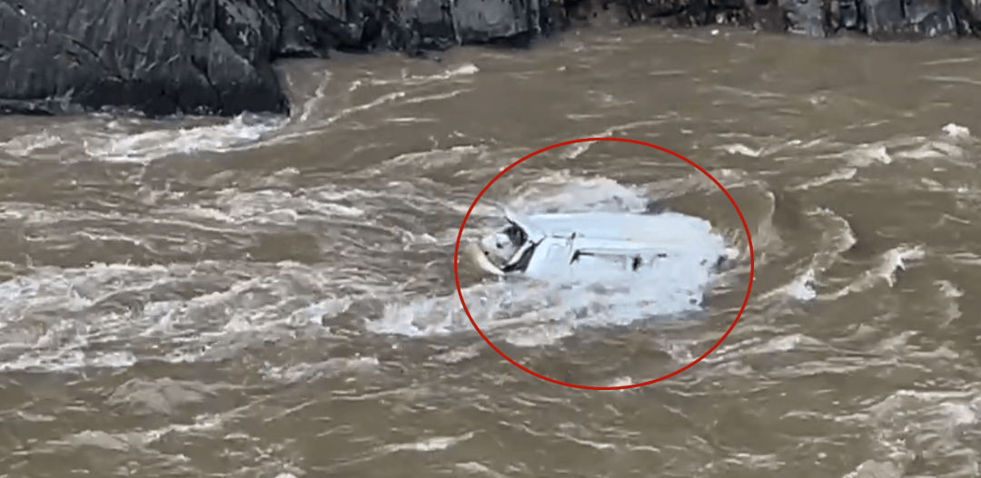 刚刚,司机遗体被找到!已确认4人遇难!