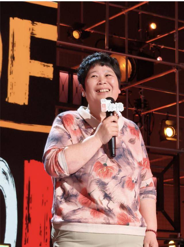 临沂50岁“房主任”,火爆全网!网友:笑着笑着就哭了