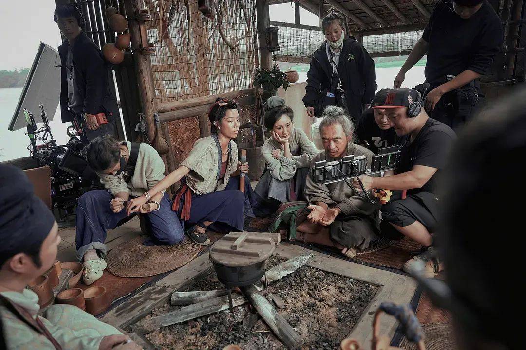 票房不算炸裂但获压倒性好评！影版《长安的荔枝》，如何交出还原小说的高分答卷？