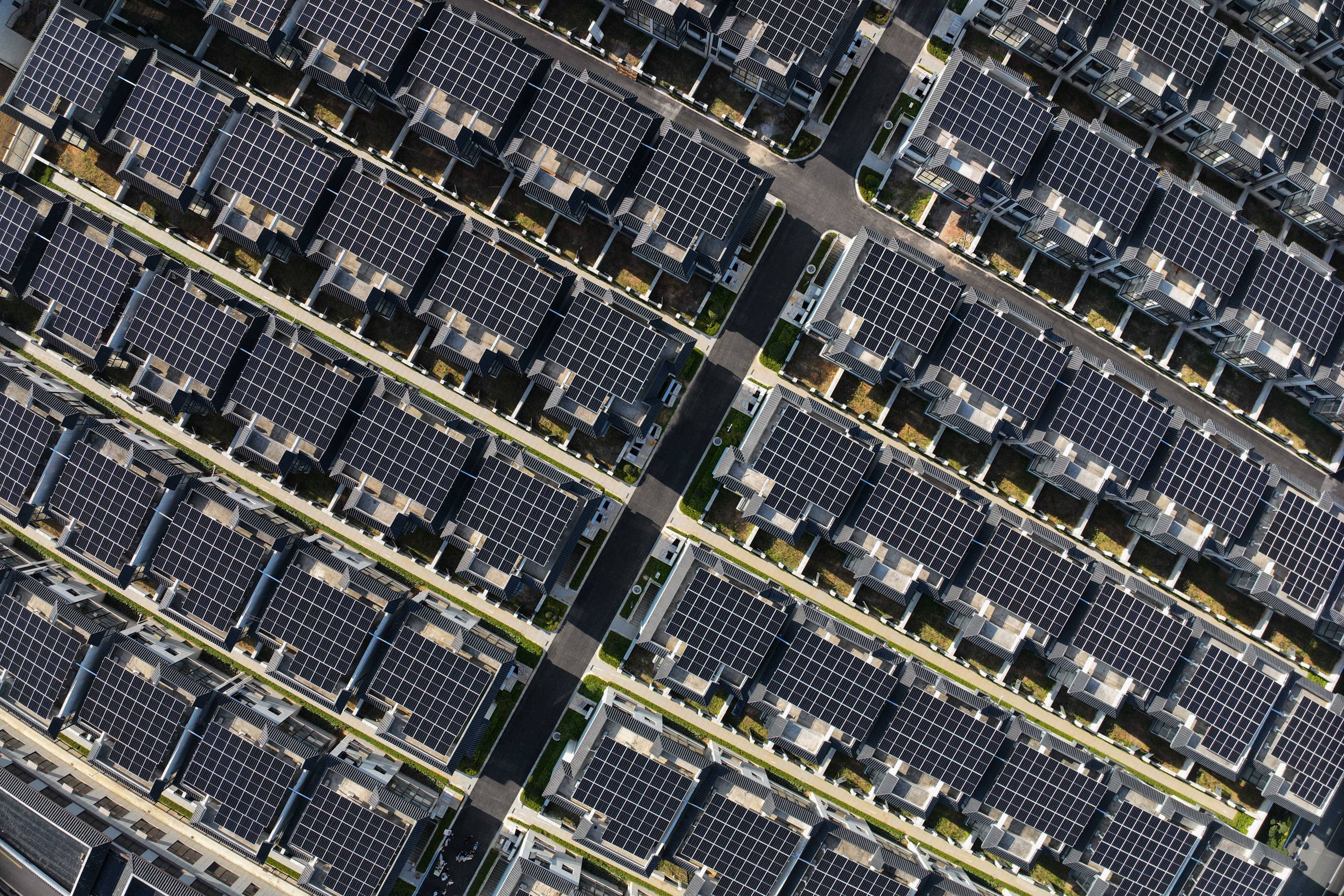 浙江宁波：农村屋顶光伏项目并网 村民共享“阳光经济”