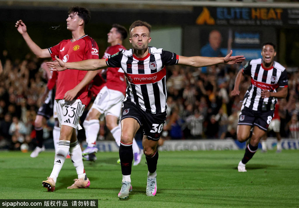 耻辱出局！联赛杯-曼联点球战总分13-14英乙队 止步次轮