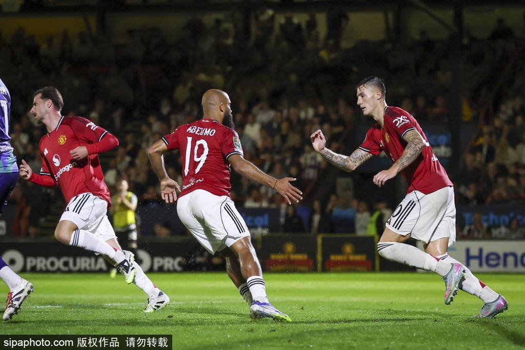 耻辱出局！联赛杯-曼联点球战总分13-14英乙队 止步次轮