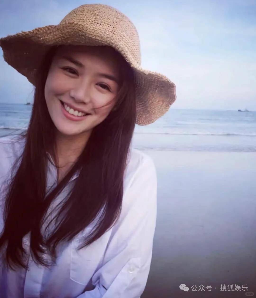 被全网劝分的这对终于分手了？她最近的状态确实肉眼可见的好！