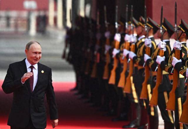 看完9.3大阅兵，普京更有信心了，直接向美乌发出2大邀请