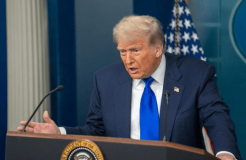 中美谈判结束，出现罕见一幕，双方牵头人没握手，却达成一项重要共识，中方代表一脸从容