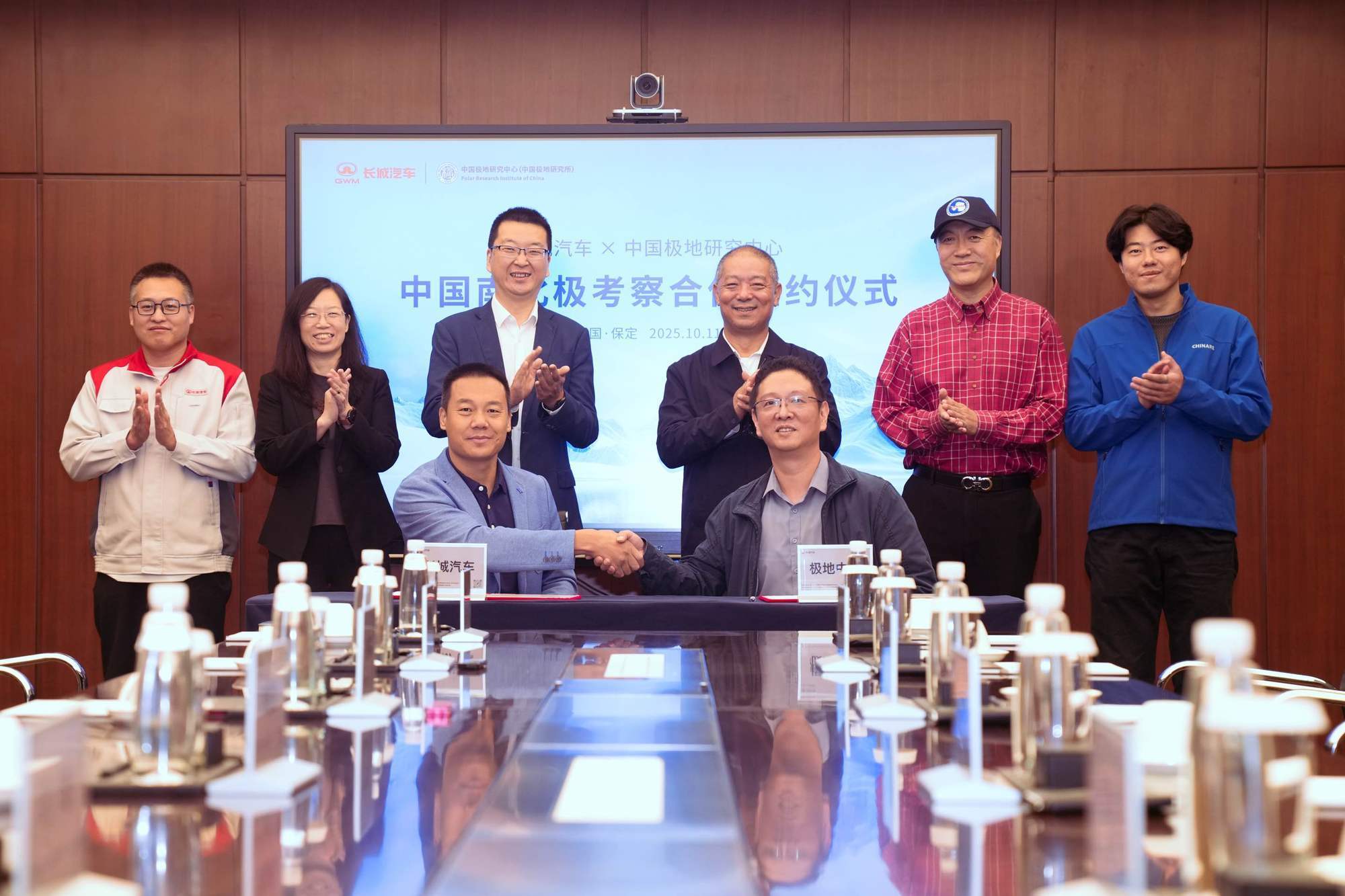 长城汽车与中国极地研究中心签约 坦克300成为极地科考用车